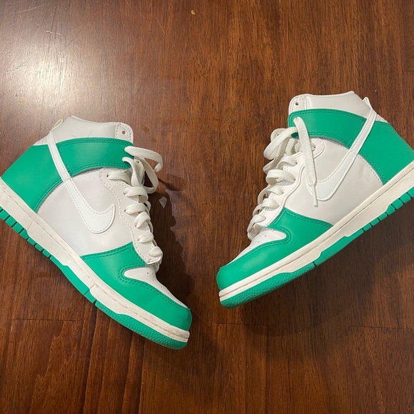 Nike shoes - Picture 5 of 7